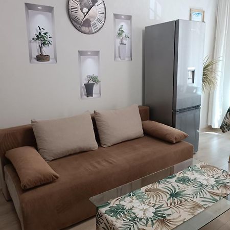 Megi Luxury Apartments Поморие Екстериор снимка