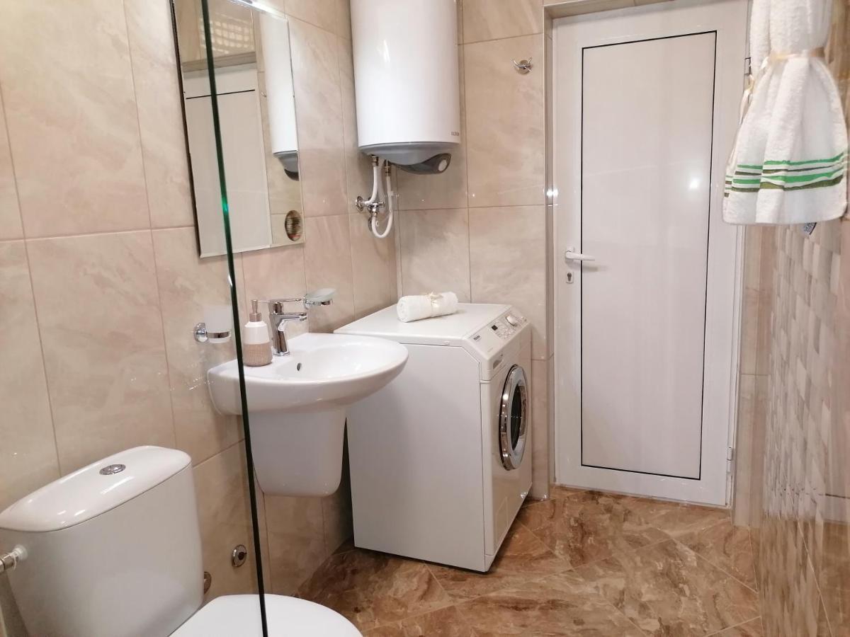 Megi Luxury Apartments Поморие Екстериор снимка