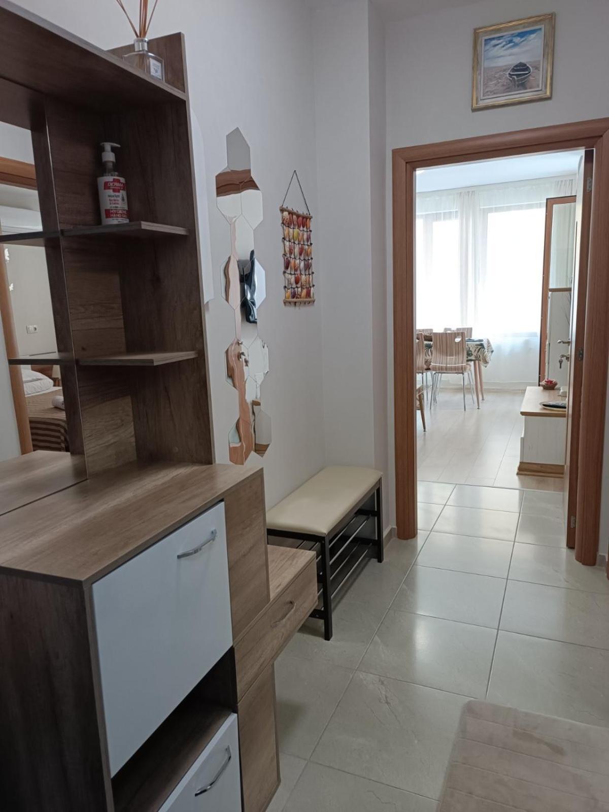 Megi Luxury Apartments Поморие Екстериор снимка