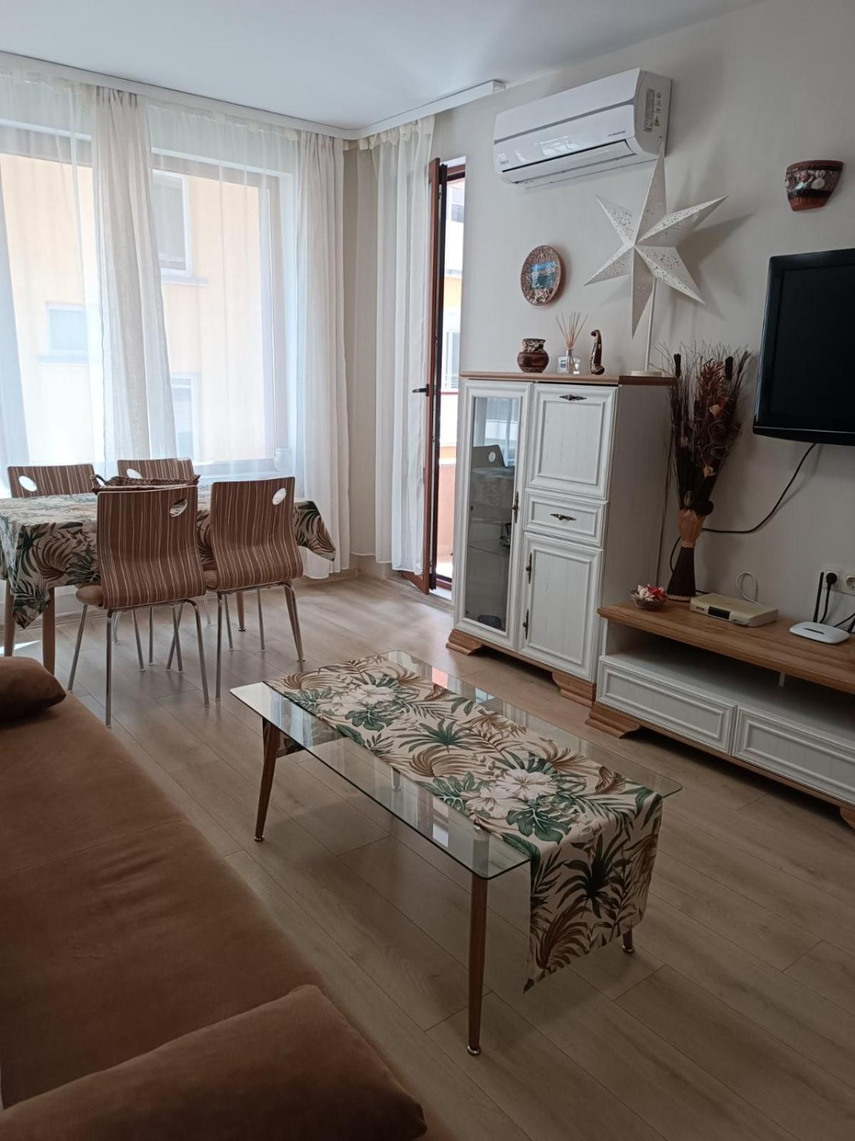 Megi Luxury Apartments Поморие Екстериор снимка