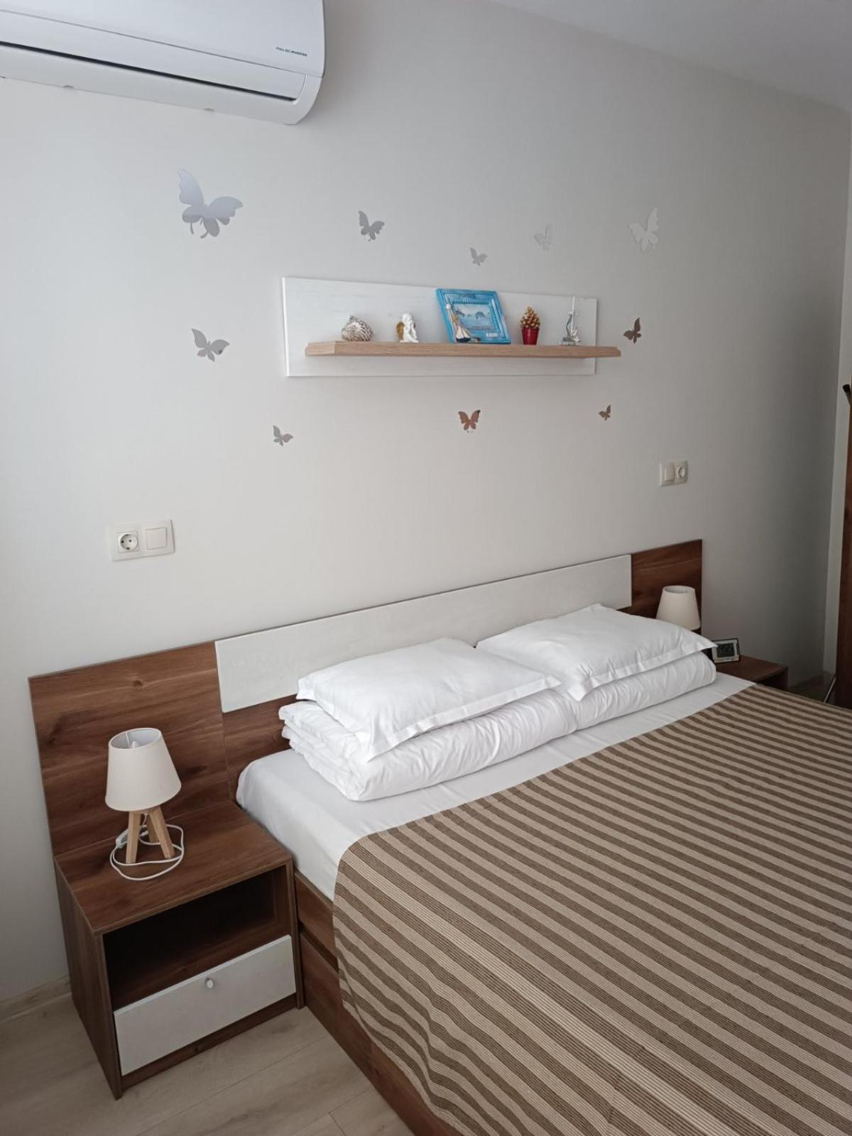 Megi Luxury Apartments Поморие Екстериор снимка